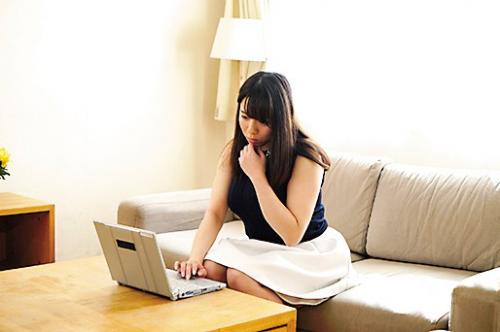 ムッチムチ　豊満　　大きなおっぱい　人妻爆乳スペンス乳線エステ 三島奈津子