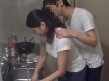 年増のスレンダーおばさん！熟女人妻レンタル