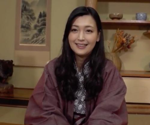 不倫旅行　〜混浴温泉〜　美人四十路妻〜が温泉で濡れる