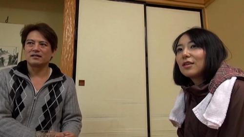 地方の農家奥様『寝取り人妻』田舎の熟女は、すぐ濡れる