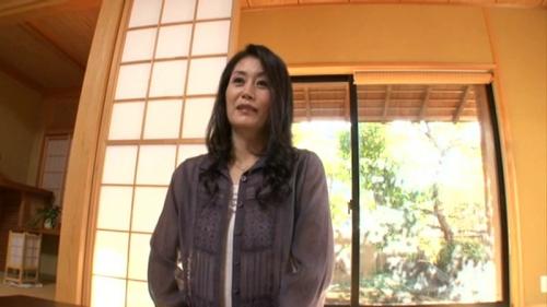 初撮り五十路妻 スレンダー美熟女主婦 江角真弓