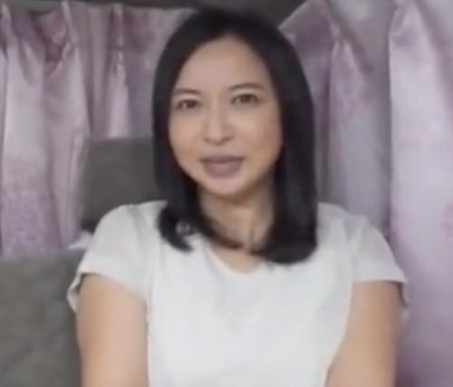 美人で巨乳な奥様ナンパ ！！美人妻の本性は！！！若肉棒に興奮する美熟女主婦　