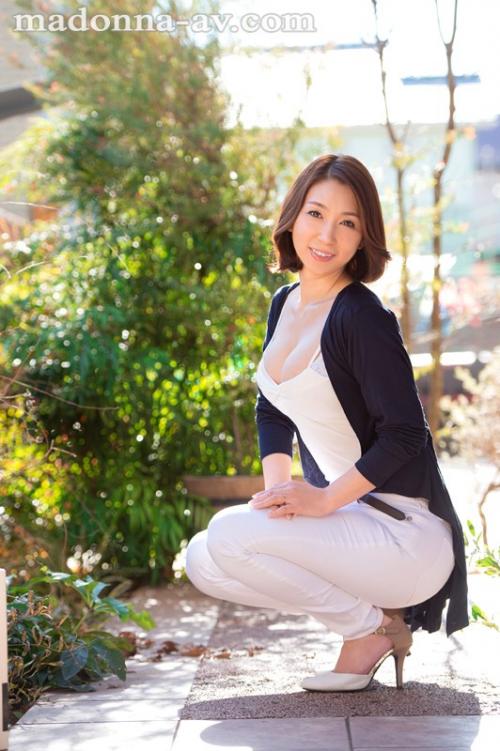 東條美樹 43歳 AVデビュー！！　ムッツリ四十路妻。