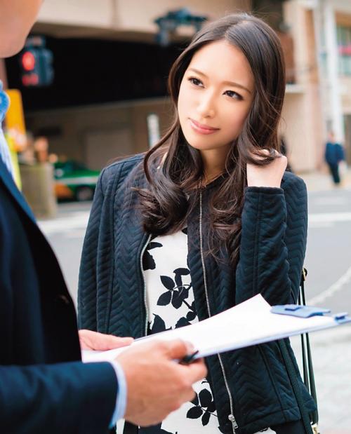 【美熟女ナンパ】　綺麗な奥様を車内で口説いて　下着チェック　バイブに手マン　クンニでフェラチオ生挿入NTR