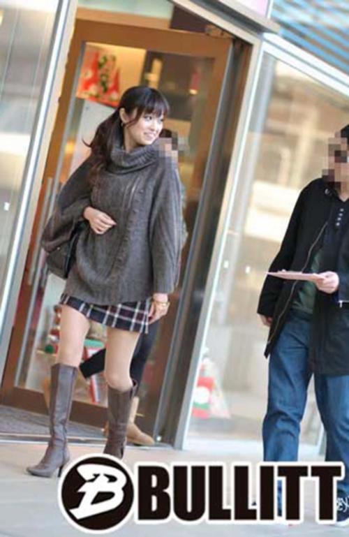 奥様ナンパ　巨乳で美人で人妻　エッチで巨乳妻口説き！　