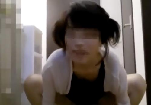 個人撮影★子供の声の聞こえる自宅で不倫！！！熟女お母さん！！人妻