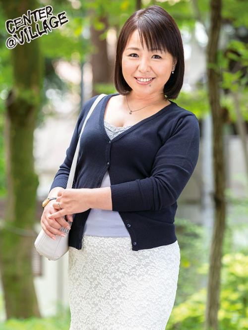 豊満熟女おばさん　初撮り五十路妻　 戸田さつき