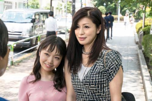顔も下半身の似た者！母と娘★ナンパしたのはエッチな母娘