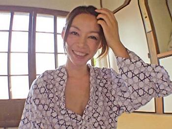 五十路熟女奥様★美人熟女の濃密SEX★スレンダー主婦の蜜壺に中出し★紅月ひかり