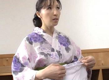 【義母との禁断の関係】　温泉旅行　風呂場でフェラ抜き！！！五十路の嫁の母　寺林伸子
