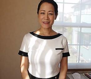 五十路の爆乳熟女　着衣でわかる爆乳　エロではないエロ