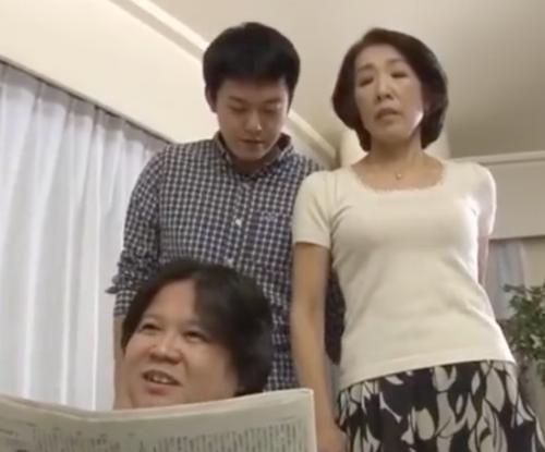 還暦湿疹はは★ 61歳★近親エロ　息子に揉まれ爆乳の母