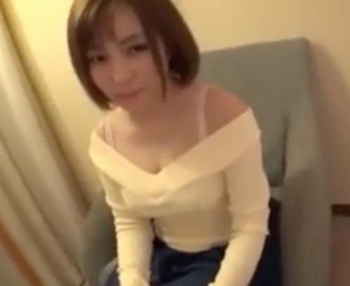 性欲強め ！着衣巨乳の素人奥様！シコシコ　チュパチュパ　欲求不満主婦　他人の肉棒を堪能