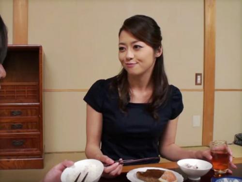 友の母はエロかった★人妻熟女！！不倫するおばさん