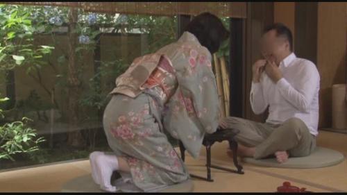 温泉女将37歳 五十嵐潤1泊2日10射精・筆おろしサービス付き「性交付き」