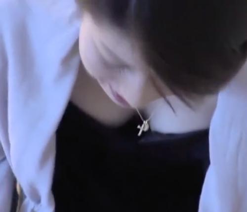 個人撮影！！結婚披露宴での胸ちらパンチラ ！！デカパイ　巨乳　美乳　！ユルユルな美人達