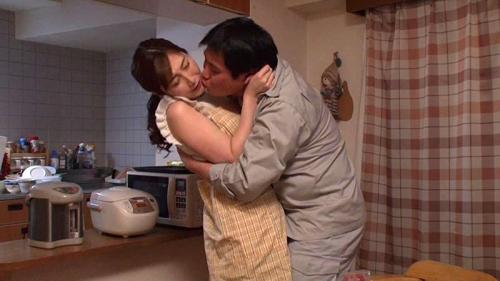 綺麗なお義母さんは好きですか？？僕は好き！！　女房よりずっといい妻の母… 佐々木あき