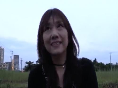 素人奥様ナンパ★清楚な奥様を口説いてナンパ中だし★五十路主婦に中出し