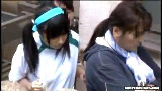 盗撮マニアが中学校の女子トイレに仕掛けた隠しカメラが運動会の体操服JC達のおしっこ姿を捉えたｗ