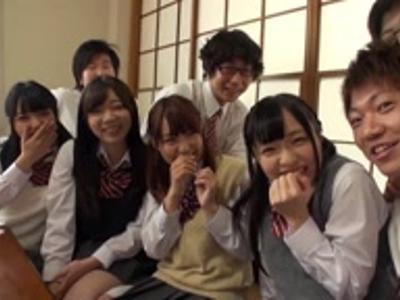 〖おっぱい-エロ動画〗『先生に見つかっちゃう…』修学旅行で女子高生たちが同級生と乱交SEX！勃起しちゃう性処理動画