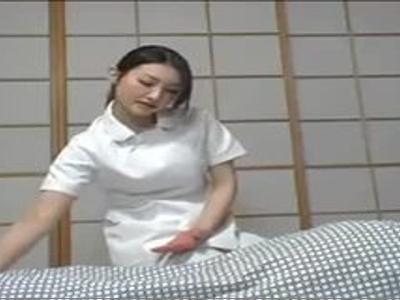 〖素人-巨乳〗『勃起しちゃいましたね♡』魅力的なマッサージ師の体に発情してフル勃起！何度でも見たいいい女