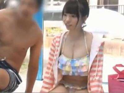 〖外から見えてる??-女子大生〗『我慢できない～』大学の同級生と素股マッサージ！股間が火照ってゴム無しファック！体型が素敵な娘