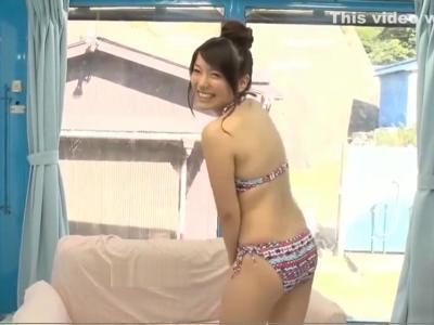 〖外見える!?-素人〗『入れていいよ♡』センズリのお手伝いついでに筆おろしSEXしてくれたスイムウェアの女の子！何度も見たくなる作品