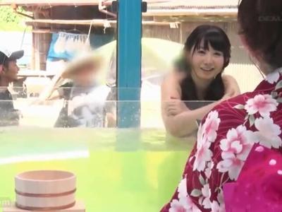 〖外見える!?-エロ動画〗『旦那に悪いよ～』最高の体の子持ちのお母さんにデカチン挿入して不貞行為種付けSEX！おかずにしたいR18動画