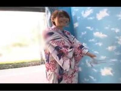 〖マジックミラー-素人〗『外から見えちゃうよ…』浴衣姿の激カワ美少女の野球拳して脱がせてファック！体型最高な美女