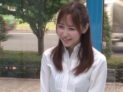 〖外見える!?-尻フェチ〗『外から見られちゃう…』ミニスカOLさんにマッサージしてそのまま本気のSEX！スケベ注意な18禁映像