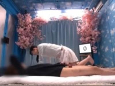 〖マジックミラー-女子大生〗『もう我慢できない♡』大学の友達と素股500回企画で我慢できずに生挿入！乱れる娘