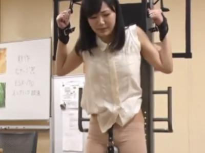 『またイッちゃうッ…』身動きできない状態で高速回転の電マからの中出しSEX妄想注意なエロ映像
