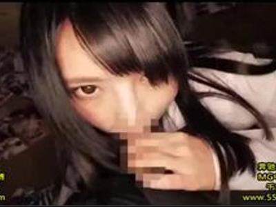 『我慢しないでね♡』きれいな顔立ちの美少女JKの濃厚チン舐！興奮必須ボディ