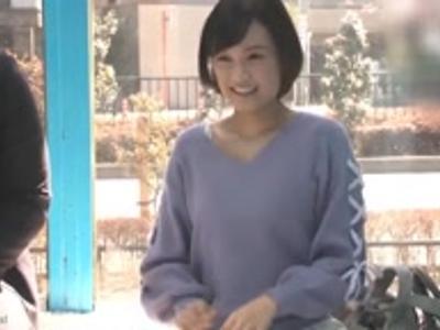 〖外見える!?-女子大生〗【エロエロカー】ナースの卵のヌルヌルになったマンコに生入れ！センズリ向きのR18動画