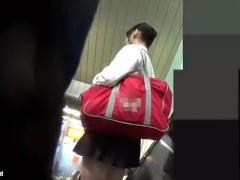 【閲覧注意】ミニスカートで内緒のエッチ☆