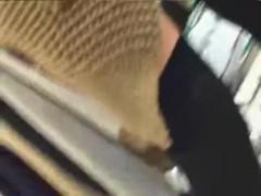 【素人盗撮】胸チラに興奮して気持ちいいこと♥