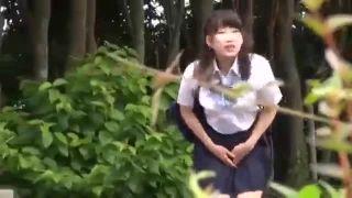 【盗撮】屋外であんあん感じるの☆女子校生と飲尿プレイ