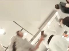 【盗撮】パンチラに興奮して舐めまくり！