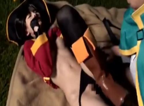 【跡美しゅり】弱った魔法使いのロリ少女をここぞとばかりにハメまくる勇者！コスプレ青姦動画！