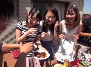 大学のサークル飲み会で撮った時のビデオ！！他人棒を次々とフェラする鬱映像！勃起回避不能ｗｗｗ