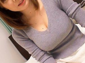 狂ったように中出しを求める美巨乳若妻！！他人棒に股を開いて中出し交尾！勃起回避不能ｗｗｗ