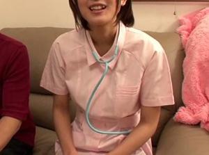 ショートカットもまぶしいパイパンガール・小倉ゆずちゃん！！勃起チンポ大暴走ファックｗ神企画最高ｗｗｗ