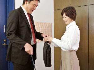 わたしを犯して、顔にかけて！ 竹内梨恵！！夫の不在中に自宅でハメまくる！