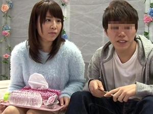 友達関係のリアル素人大学生が日本一エロ～い車MM号の中で二人っきり賞金付きセックスに揺れ動く様を観察！