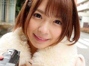 素人カップル逆ナンパ寝取り大作戦！！彼女に隠れてこっそりチンポを弄ぶ！