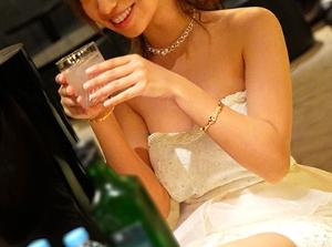 関東近郊の大型キャバクラで見つけた！！淫乱ビッチと中出し乱交ファック！