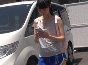 ノーブラでうろついていると噂の乳首ぽっち！！イジってパイパンマンコをイタズラ開始ｗマジでエロ杉注意ーーー❖勃起回避不能ｗｗ