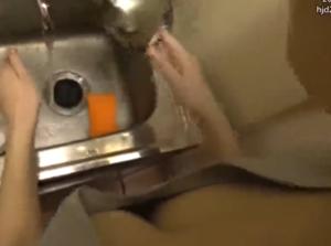 家事代行おばさんの無防備な胸チラに我慢できず！！チンポ挿入の即ハメファック！