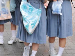 東京にやって来た田舎の素朴な修学旅行生!!TV企画とダマしてエッチないたずらｗ