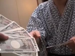 巨乳の叔母さんは童貞の甥っ子に母と間違えたフリして抱きつき!!こっそりハメる近親相姦セックス！